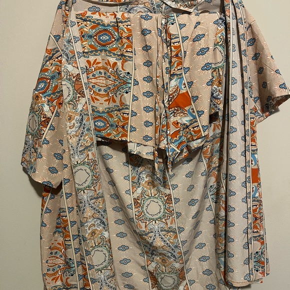 Two piece set - Picture 2 of 2